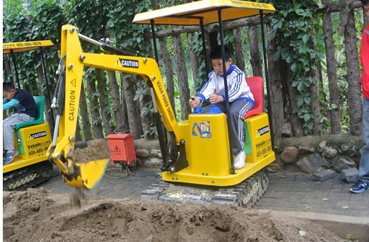 儿童挖掘机视频表演 乐高拖拉机 卡车 挖掘机工